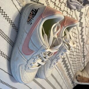 Nike Women's White and Pink Sneakers